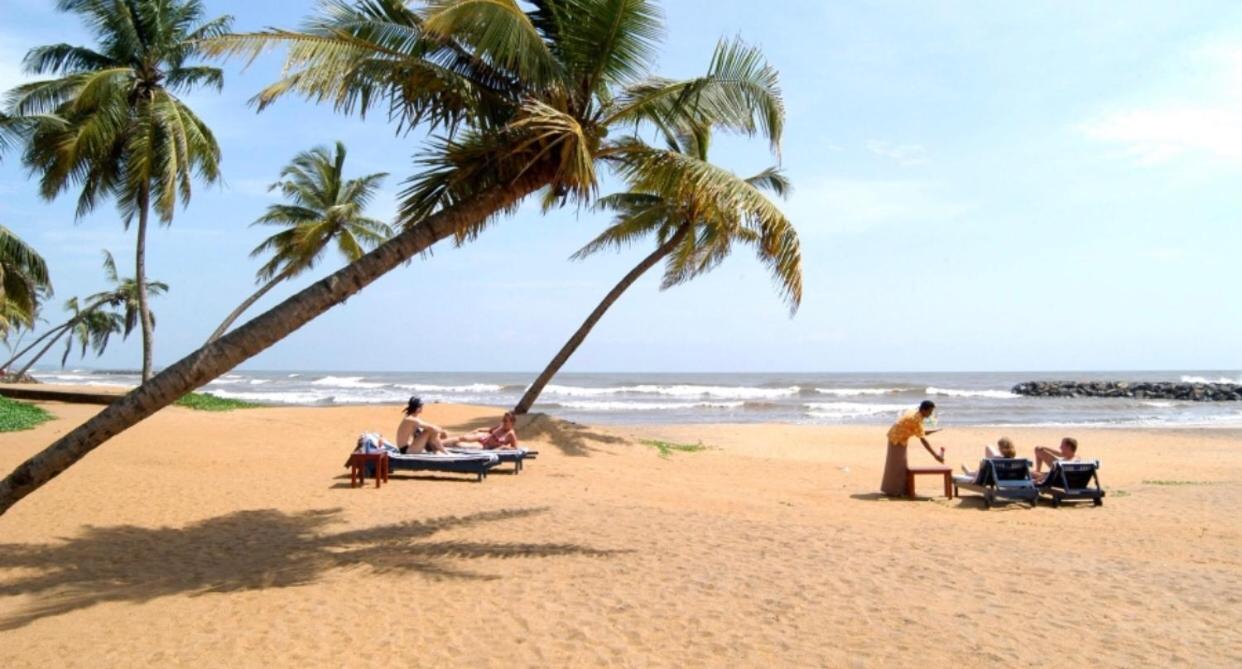 Shenys Beach Villa Negombo Esterno foto