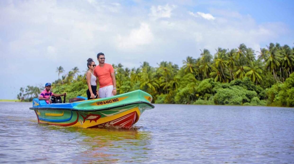 Shenys Beach Villa Negombo Esterno foto